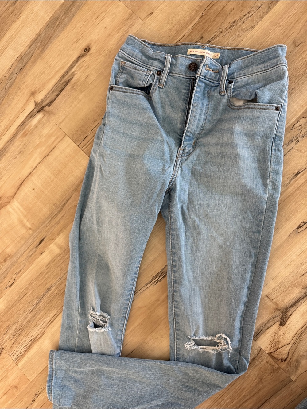 Levi's Light Blue Skinny Jeans with Knee Rips